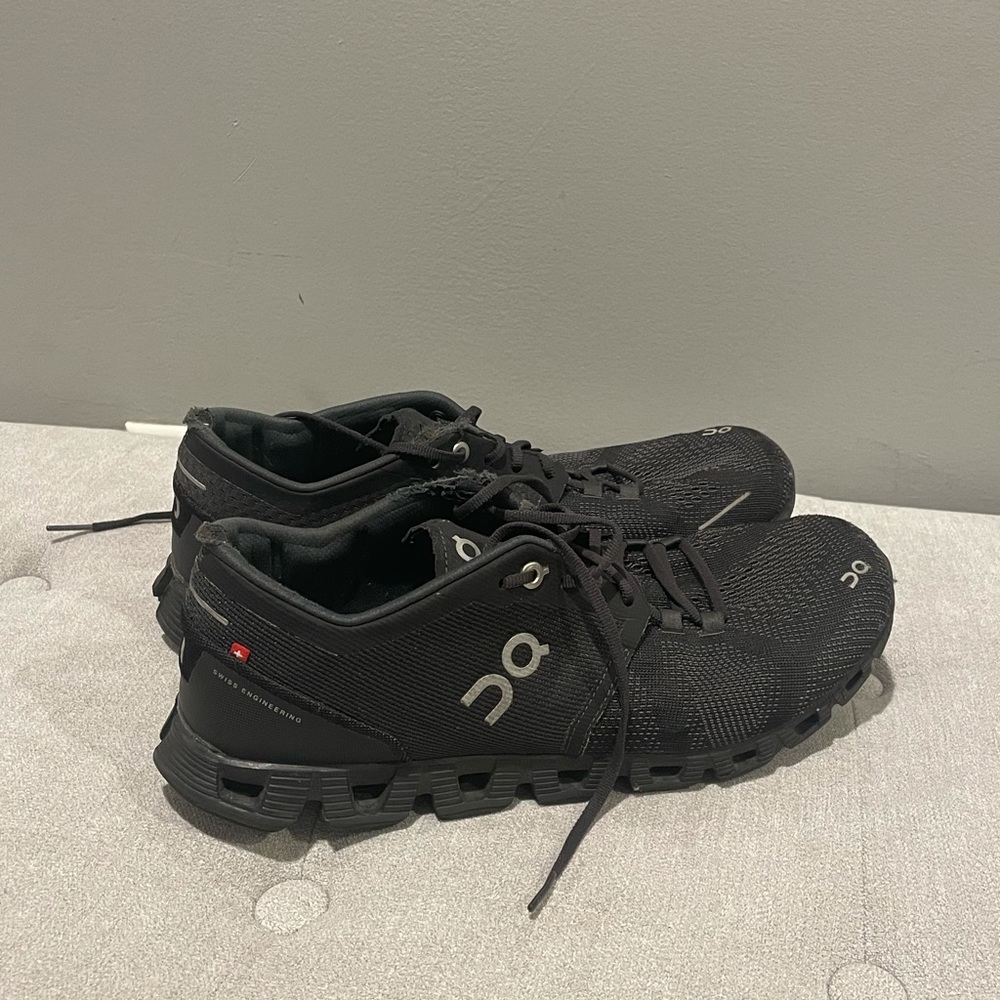 Women’s Black On Running Shoes Size 10